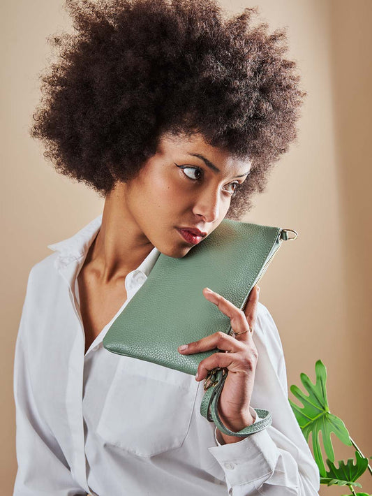 How to Style Your Handbag: Tips for Every Occasion